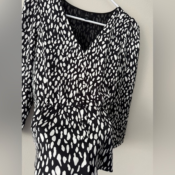 J.CREW Women's Printed Satin Crepe Peplum Top Blouse Black White Size 00 - Picture 5 of 10